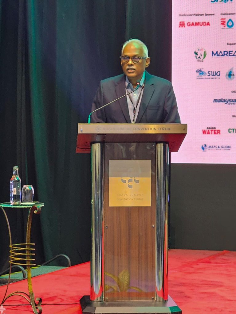 SPAN chairman Charles Santiago delivering his speech.
