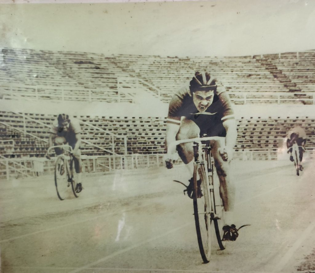 Ng Joo Pong races to the finish line at Merdeka Stadium, in the days before Malaysia had a velodrome.